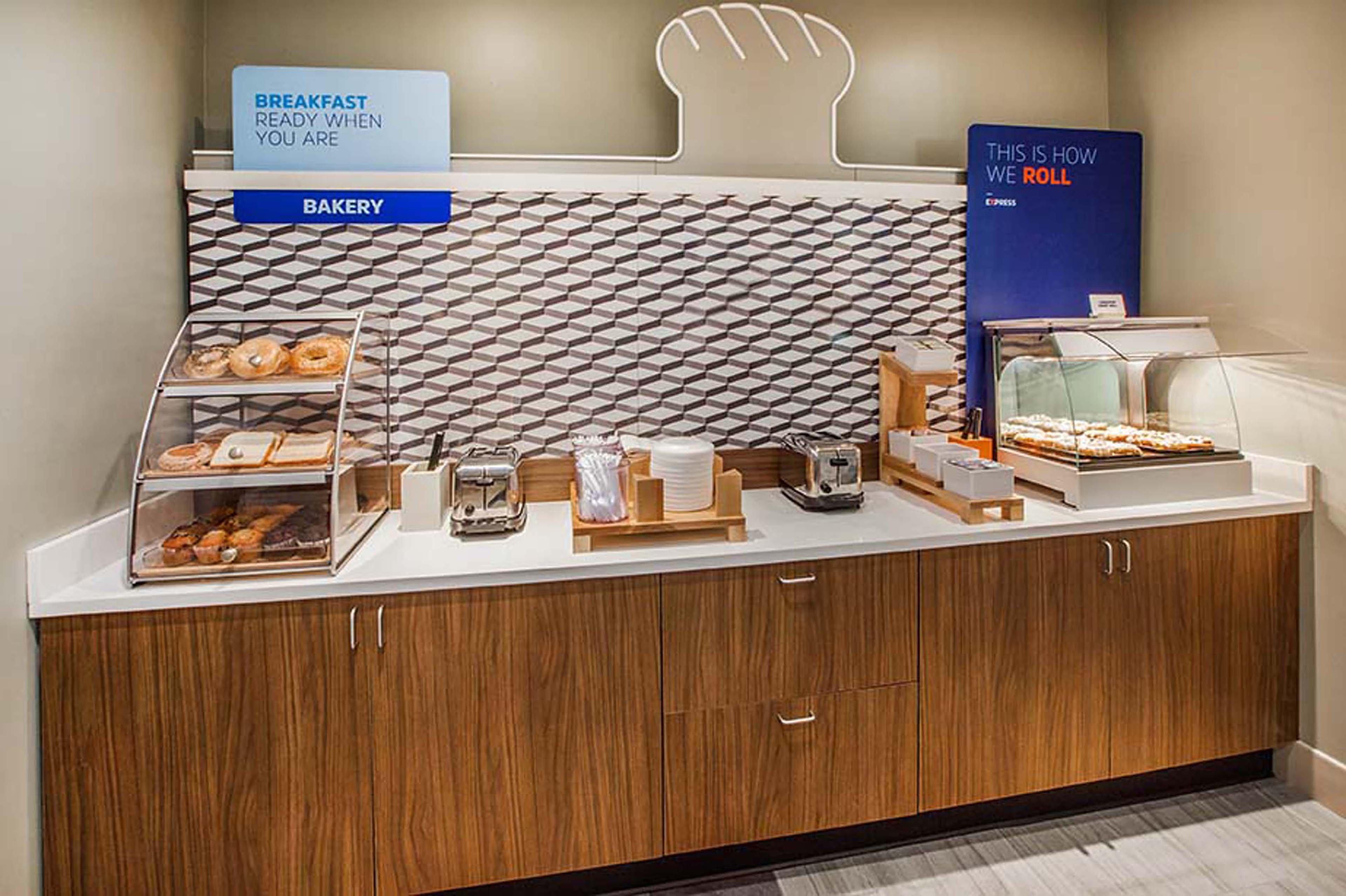 Holiday Inn Express & Suites Morristown By Ihg Esterno foto